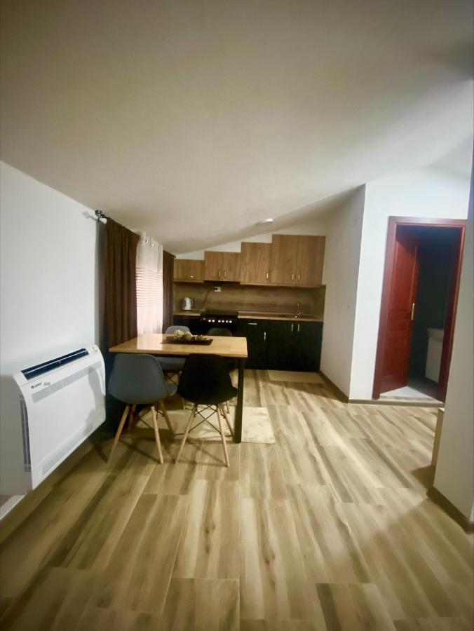 Clarina All Seasons Rooms & Apartments Kruševo エクステリア 写真